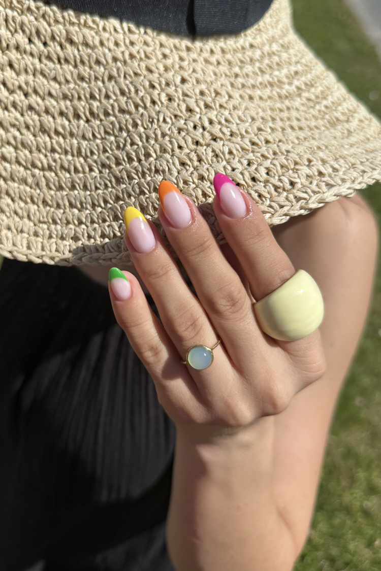 Colorful Frenchies – Gel Polish Look van Nailster, afbeelding 2