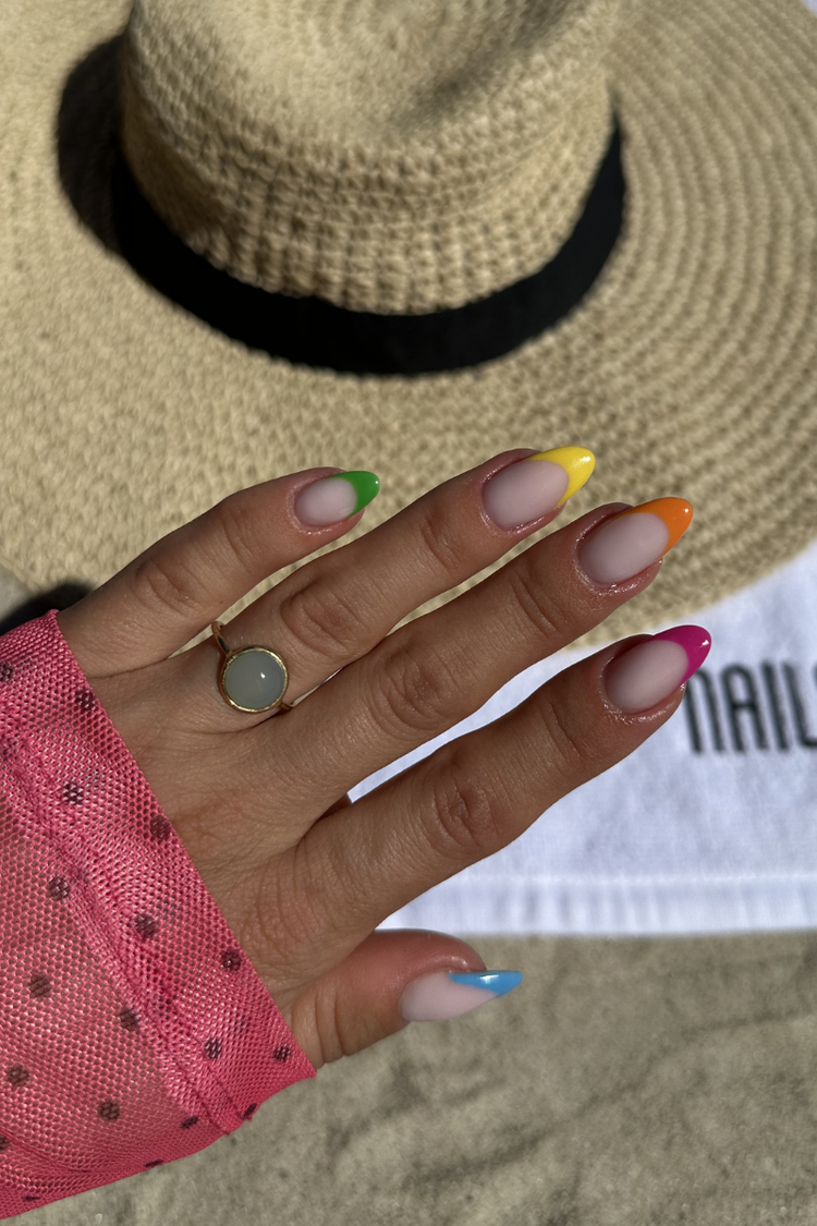 Colorful Frenchies – Gel Polish Look van Nailster