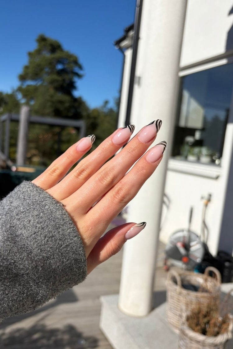 Zebra Tips Look – Gel Polish Look van Nailster, afbeelding 2
