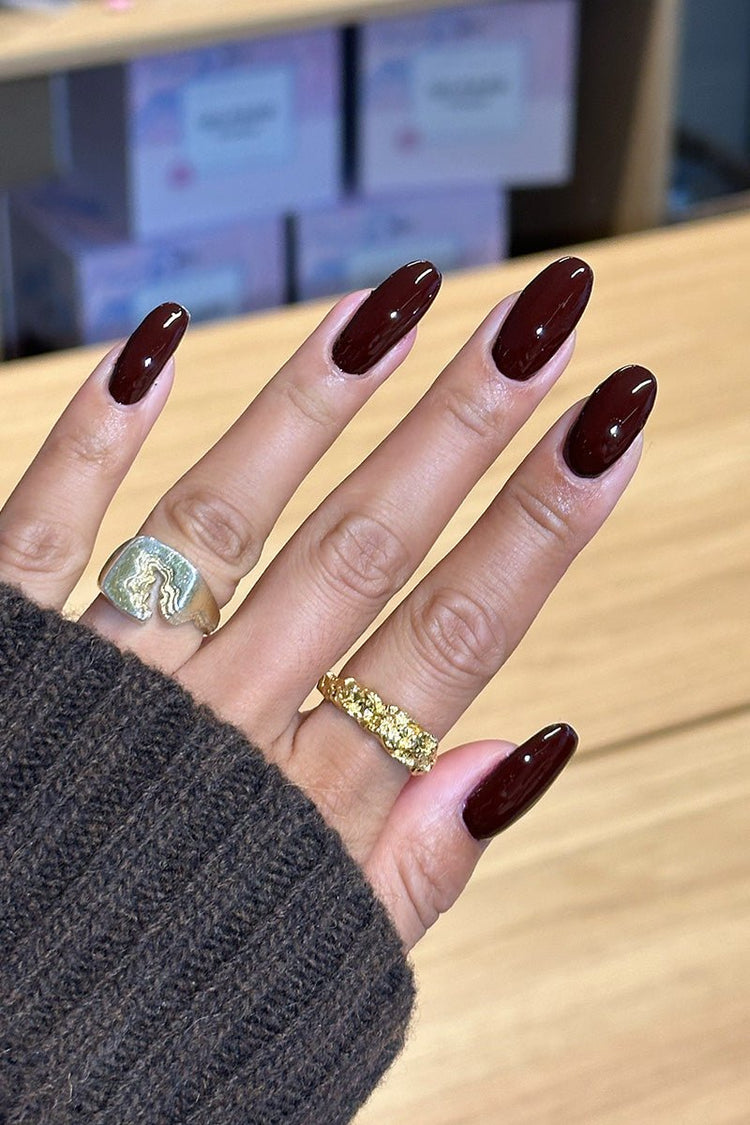 Black Cherry Bite · 511 – Gel Polish van Nailster, afbeelding 3