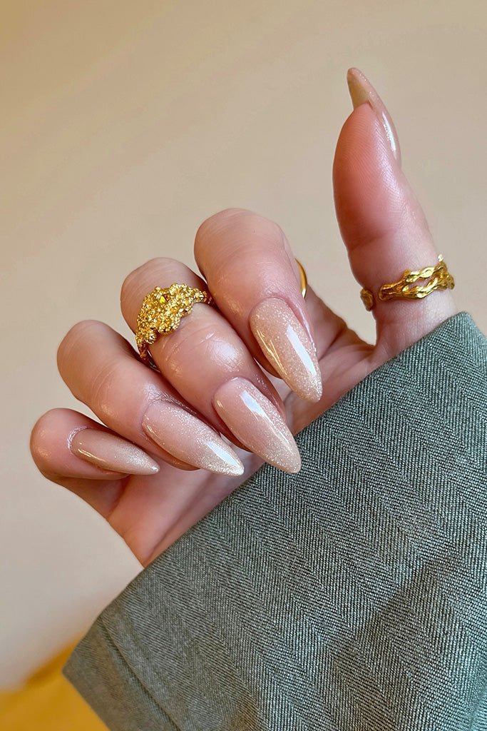 Fairy Dust Cat Eye · 334 – Gel Polish Cat Eye van Nailster, afbeelding 3