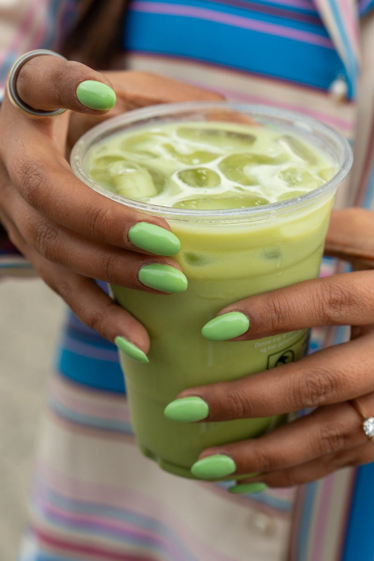 Matcha Latte  · 70 – Gel Polish van Nailster, afbeelding 3