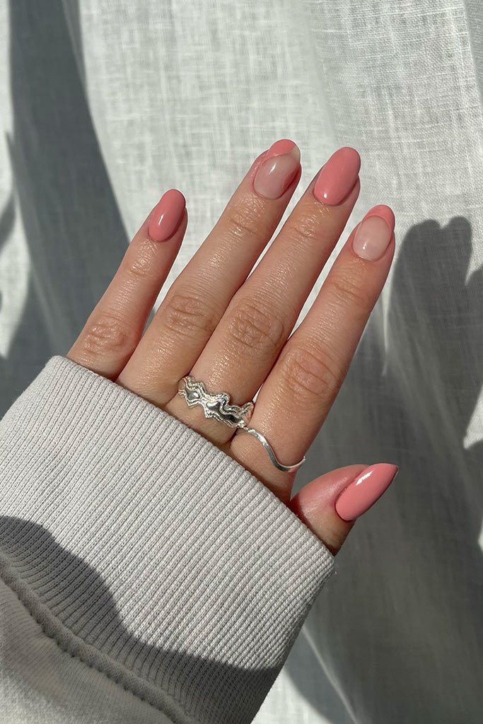 Mesmerising · 120 – Gel Polish van Nailster, afbeelding 3