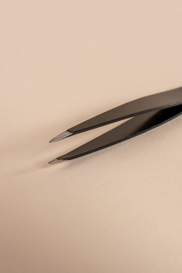 Tweezers