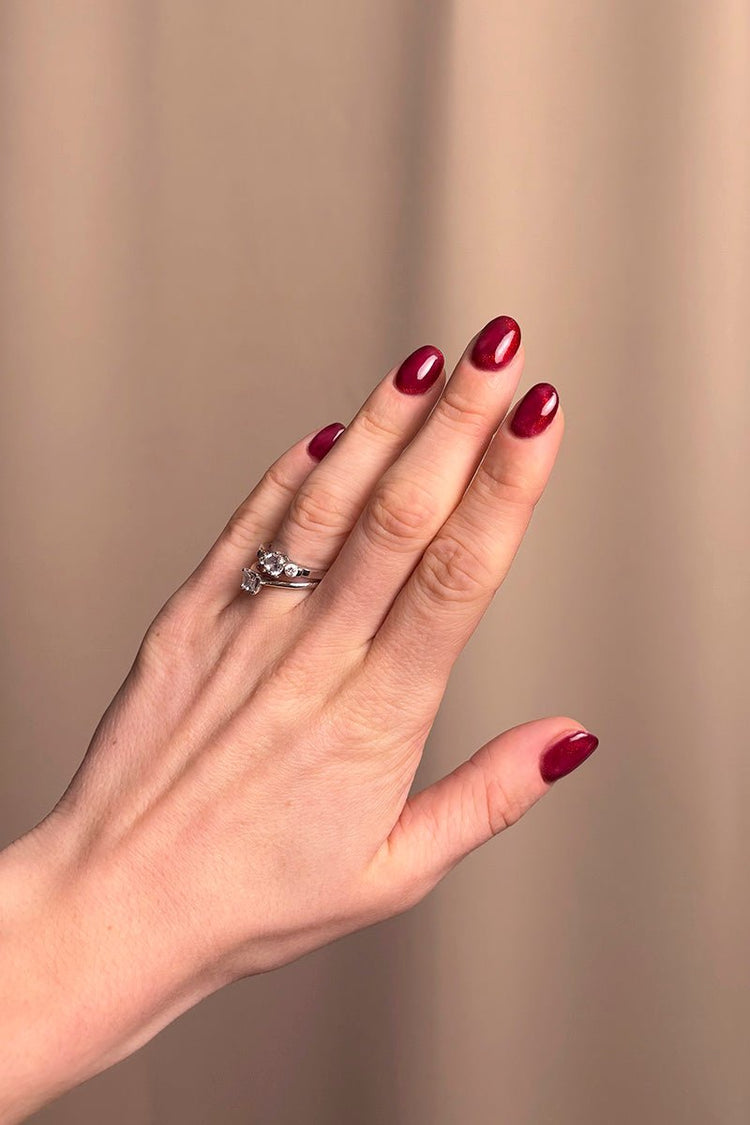 Red Flare Cat Eye · 472 – Gel Polish Cat Eye van Nailster, afbeelding 3
